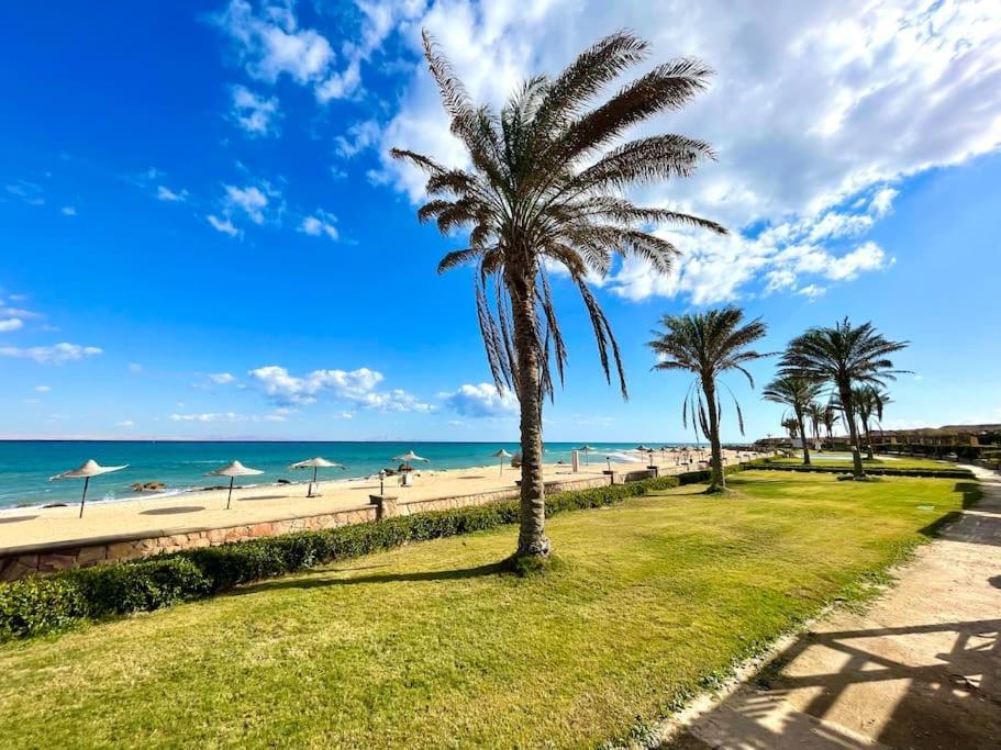Breathtaking Luxury & Spacious Family 2-Bed 1St Row Seaview At Stella Seaview Sokhna Ain Sukhna Exterior photo